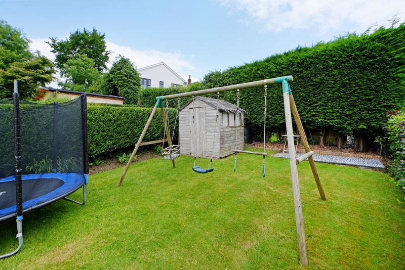 Furniss Avenue Dore